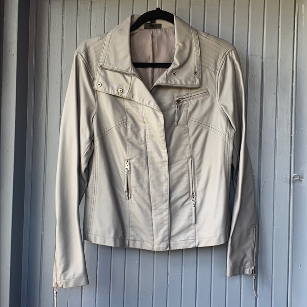 gray leather jacket